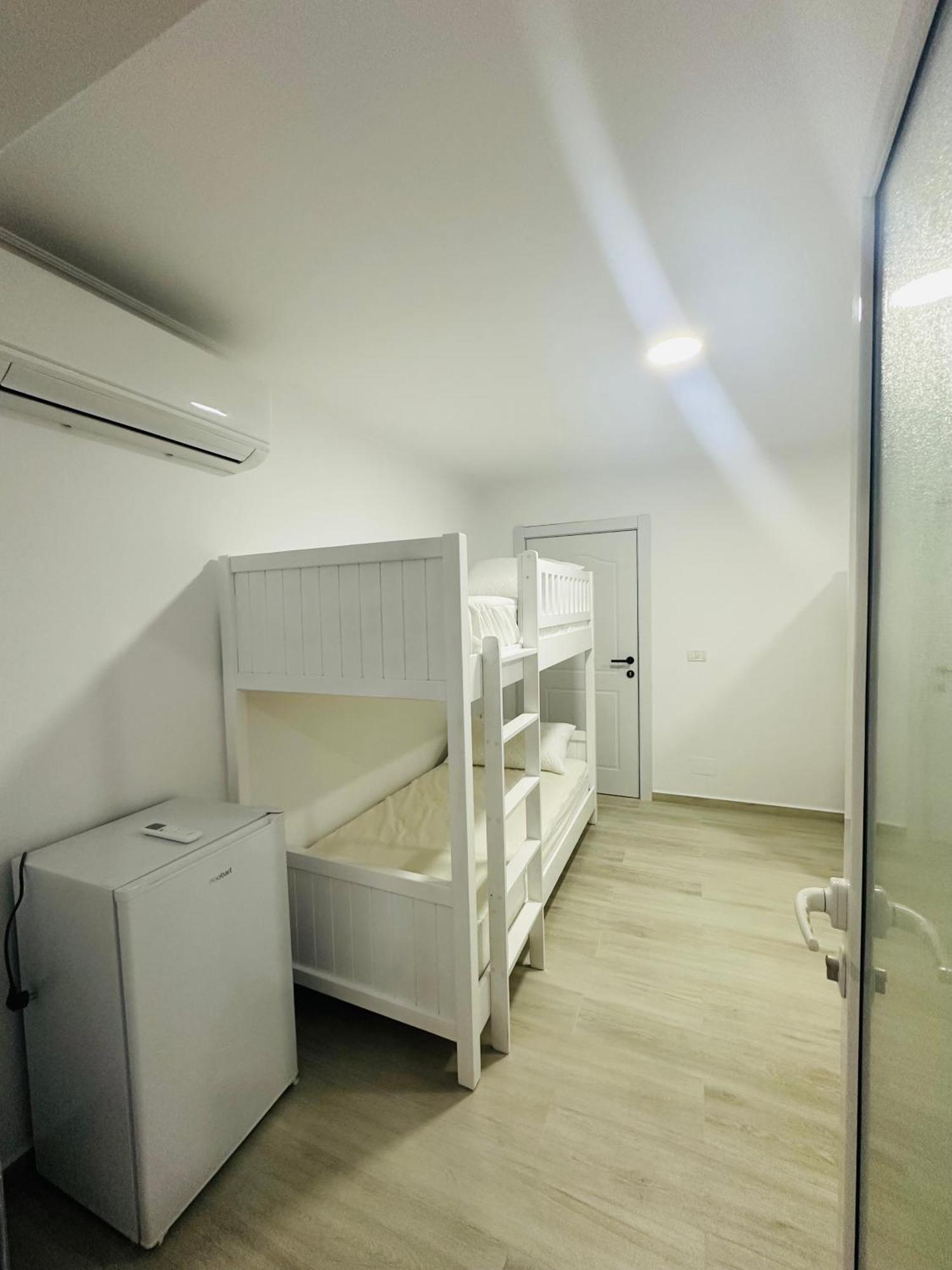 Aral Hostel เบราท ภายนอก รูปภาพ