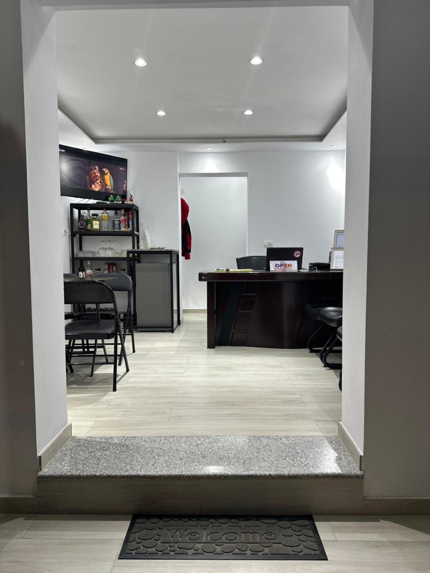 Aral Hostel เบราท ภายนอก รูปภาพ