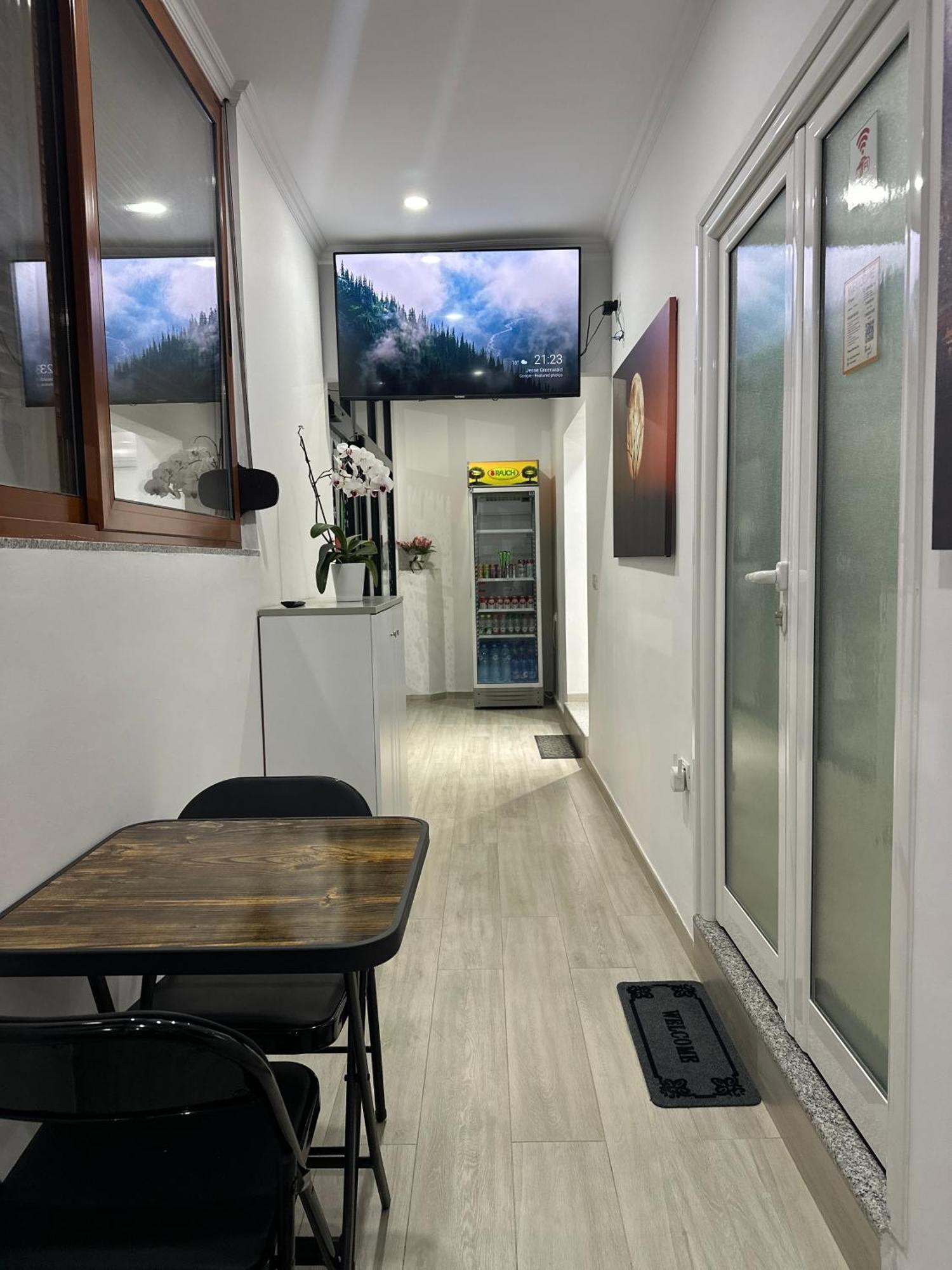 Aral Hostel เบราท ภายนอก รูปภาพ